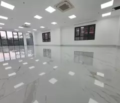 nhà mặt phố Nguyễn Văn Cừ, 1 mặt ngõ ôtô, 180m, mặt tiền 6m, full thổ cư