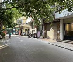 Bán nhà phố Nguyễn Chí Thanh, Đống Đa 37m, 5 tầng, mt 4m. Giá: 16.3 tỷ