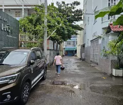 Ngang 3.5 x8.9 m hẻm xe hơi Q4 
Sát chợ 3 tấm chỉ 4 tỷ