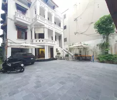 BÁN BIỆT THỰ HOA BẰNG - BIỆT THỰ CẦU GIẤY - CỰC HIẾM - NHÀ MẶT TIỀN  KHỦNG - Ô TÔ VÀO NHÀ - SÁT