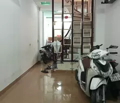 Có 102 Thịnh Quang, Đống Đa 5 tầng 7P 40m 7.9 tỷ có thương lượng