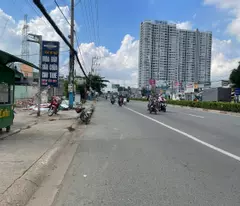 Cho thuê mặt bằng gần 200m2 tại mặt tiền quốc lộ 13