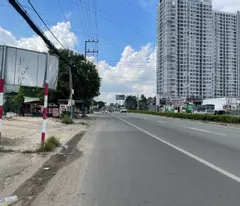 Mặt bằng kinh doanh mặt tiền quốc Lộ 13 kề ngả tư Bình Phước