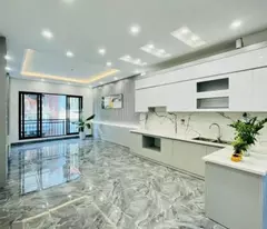 BÁN NHÀ HOÀNG QUỐC VIỆT, DT 40M2, THANG MÁY, GẦN PHỐ, Ở NGAY, CHỈ 10.5 TỶ
