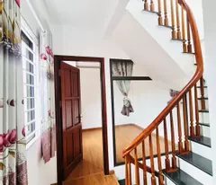 Linh Đường, 40m2, 5 tầng, 6 ngủ,lô góc 2 thoáng, ô tô tránh 15m, Nhỉnh 5 tỉ. LH 0904690958