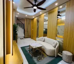 NHÀ ĐẸP  Quan Nhân  5 TẦNG; NGÕ THÔNG 3 GÁC; GẦN HỒ; GIÁ NHỈNH 4 TỶ