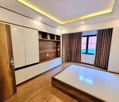 Bán Nhà Tập Thể Bộ Xây dựng Minh Khai - 80m² - 2.4 Tỷ - Tầng 1, OTO