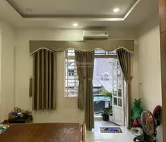 Nên xin và lưu từ 5 – 10 số điện thoại của một vài bạn bè đồng nghiệp hoặc anh chị lớn tuổi để kết