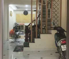 Nhà đẹp ở ngay, Ngọc Hồi ngay cạnh bến xe Nước Ngầm,34m2, 5 tầng 5.7 tỷ.