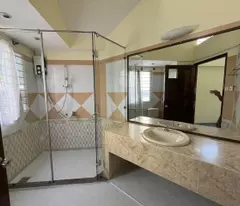 Cho thuê Villa sân vườn Thảo Điền 10x20 4PN 4WC đường xe hơi, đậu 2 xe thoải mái chỉ 30 triệu -