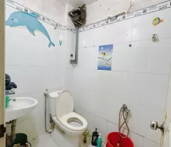 Hẻm xe hơi 2 mặt tiền hẻm 

Ngang 3.05 x nở hậu Ngang 4 x DÀI 23 m

 - 2 tấm Q4 có 60 triệu m