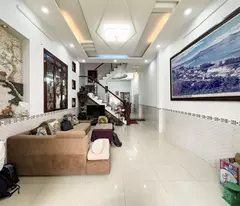 Quang Trung Quận Gò Vấp Phường 8 ( Đối diện Mercerdes) .