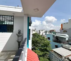 Quang Trung Quận Gò Vấp Phường 8 ( Đối diện Mercerdes) .