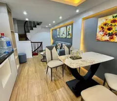Bán Nhà Yên Hoà 40m2 - Nhỉnh 6 Tỷ - 20m ra ngõ ô tô tránh - 6 tầng đủ công năng - Full nội thất