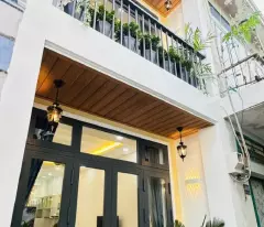 TÂN BINH - NHÀ ĐẸP - 23M2 - 2 TẦNG - HẺM BAGAC - CÁCH 1 CĂN RA HXT - NHỈNH 3TY