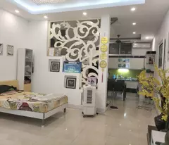 Bán nhà 65m NG V  Cừ, Long Biên, MT 5,2m , 8,5ty ,oto ,KD
