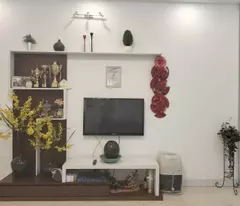 Bán nhà 65m NG V  Cừ, Long Biên, MT 5,2m , 8,5ty ,oto ,KD
