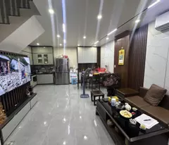 BÁN NHÀ NGÔ GIA TỰ LONG BIÊN 42M2  5 TẦNG NHỈNH 6 TỶ