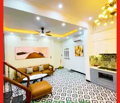 Nhà Đẳng Cấp  PHỐ CỰ LỘC -  HIẾM  - DT 38m2 x 4T x 5,96 Tỷ Còn Mới LH82.996.8289
