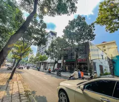 Cho thuê MT lớn, gần Hai Bà Trưng
 120 BIS NGUYỄN ĐÌNH CHIỂU, ĐAKAO, QUẬN 1