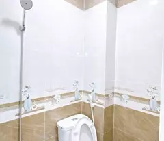 hẻm xe hơi Q4 
NGANG 4 x dái 5 m đúc 3 tấm hơn 2 tỷ x
NGÂN HÀNG CHO VAY 70%
