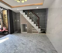 NHÀ NỚI XÂY NGANG 5 M GIÁ HƠN 2 TỶ Q4
SỔ HỒNG VUÔNG