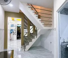 Hẻm xe hơi cách nhà 50 m 
Ngang 3 x 9 Q4 Cách Q 1-100 m 
hơn 2,5 tỷ
