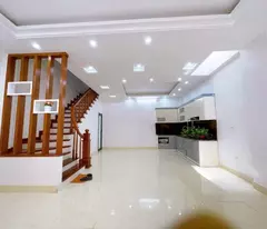 TÒA NHÀ CCMN HOÀNG QUỐC VIỆT – TRUNG TÂM CẦU GIẤY – VÀI BƯỚC RA PHỐ – 9 PHÒNG KHÉP KÍN – LÔ GÓC 3
