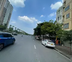 💥💥💥💥SIÊU HIẾM P. ĐÀM QUANG TRUNG- NGÕ THÔNG - Ô TÔ VÀO NHÀ - XUNG QUANH NHIỀU TIỆN ÍCH.💥💥💥💥