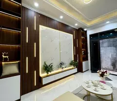 BÁN GẤP PHÙNG CHÍ KIÊN 40m2  - NHỈNH 6 Tỷ - NGÕ NÔNG - LÔ GÓC - AN SINH CAO.