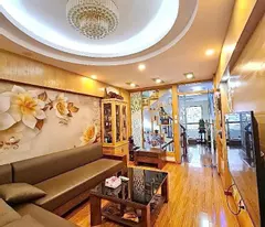 Bán Nhà Phố Vĩnh Phúc 40m2 - 6.9 tỷ - Ngõ Nông - Ô Tô Cách 10M - Nhà Đẹp Như Hoa Hậu