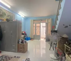 Ngay Trường THCS Trần Cao Vân, Hẻm 2m, DT 4.7 x 9.3m,  2 Tầng, S.HR