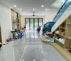 Kế Công Viên Làng Hoa - HXH 5m thông - DT 5 x 14m - Đúc 2T - 3PN