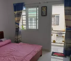 Ngay Emart 1 - Hẻm thông 3m - DT 4.5x10m - 2T đúc - SHR