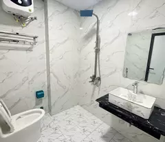 Bán nhà Nguyễn Khuyến 33m2 5 tầng, ô tô, gần hồ Văn Quán, dân xây 6.7 tỷ.