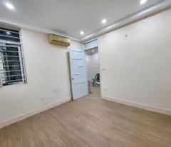Bán Căn Hộ Đường Láng, 63m2 x 6m Mặt tiền x Chỉ 1,95 tỷ