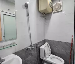 Bán Căn Hộ Đường Láng, 63m2 x 6m Mặt tiền x Chỉ 1,95 tỷ