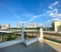 BÁN NHÀ 5 TẦNG MẶT PHỐ PHẠM VĂN ĐỒNG 50M2