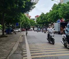chỉnh chủ muốn bán nhà mới xây  mậu lương-nhà 4 tầng 40m2 chỉ nhỉnh 5 tỷ cách 5m  ra