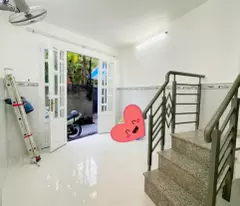 Hẻm 3 m 
Ngang 3,5 x 6 m 
Đúc bê tông Trệt lầu 
HƠN 1,3 TỶ xx