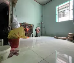 Mặt tiền hẻm Bến Vân Đồn- Hẻm trứớc nhà 4m Ngang 4 x 5 trệt lầu nhà C4 
hơn 1 tỷ Q4