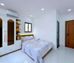 Đối diện Chung Cư 234- Hẻm xe hơi- DT (3.8 x 9.8)m- Đúc 2T- 3PN