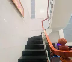 KẸT VỐN CẮT LỖ BÁN NHÀ 2 TẦNG Ô TÔ TRONG NHÀ LÊ VĂN KHƯƠNG CHỈ NHỈNH 5 TỶ.