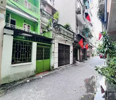 PHÂN LÔ - VỈA HÈ - HAI MẶT NGÕ Ô TÔ TRÁNH - ĐỖ ĐẬU NGÀY ĐÊM - BÁN ĐẤT TẶNG NHÀ 3 TẦNG - SỔ HOA HẬU