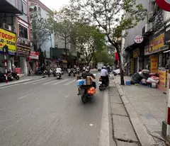Bán gấp nhà Đội Cấn 55m, 3 tầng, mặt tiền 4,5m giá 7,95 tỷ ( thương lượng )