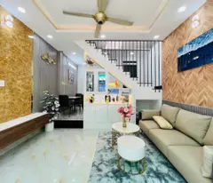 Đối diện Lotte Mart - Hẻm xe hơi quay đầu - DT 4 x 8.2m - BTCT 2 Lầu