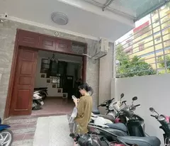 Cần bán nhà mặt ngõ đẹp Phố Hoa Bằng,ô tô đỗ cửa, vài bước chân ra mặt đường 80m x 6 tầng 12,5 tỉ