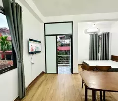 Cần bán nhà mặt ngõ đẹp Phố Hoa Bằng,ô tô đỗ cửa, vài bước chân ra mặt đường 80m x 6 tầng 12,5 tỉ