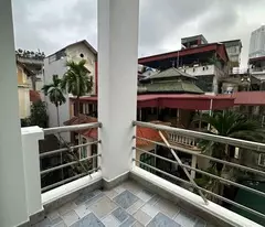 Cần bán nhà mặt ngõ đẹp Phố Hoa Bằng,ô tô đỗ cửa, vài bước chân ra mặt đường 80m x 6 tầng 12,5 tỉ