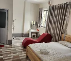 BÁN GẤP KHÁCH SẠN 6 TẦNG, DOANH THU HƠN 100TR/THÁNG, MẶT TIỀN HT13.